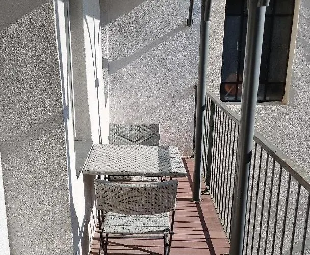 T2 Avec Balcon Expo Sud En Plein Centre Évian-les-Bains